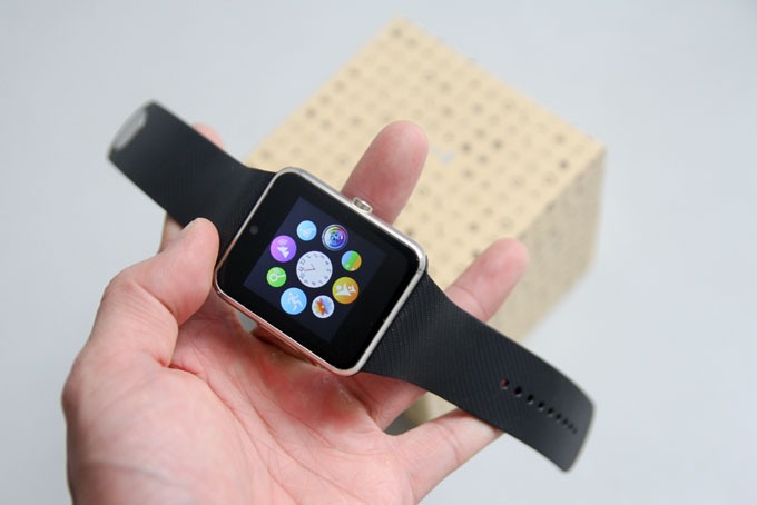 Đồng hồ dáng giống Apple Watch, giá chỉ 1,2 triệu đồng