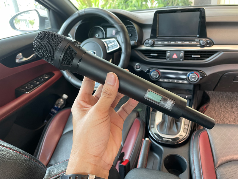 micro karaoke không dây trên xe hơi nmc0808
